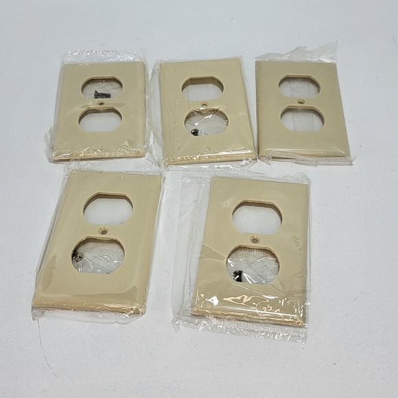 Set of Five 5 One Gang Smooth Line Bakelite Ivory Wall Plates Eagle Brand #1132 - Picture 1 of 5